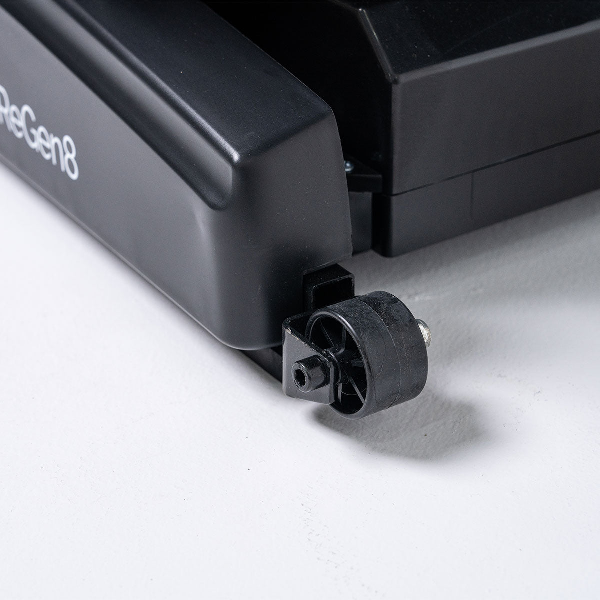 Regen8 LuxCloud Air - Zero Gravity Heated Massage Chair (Black)