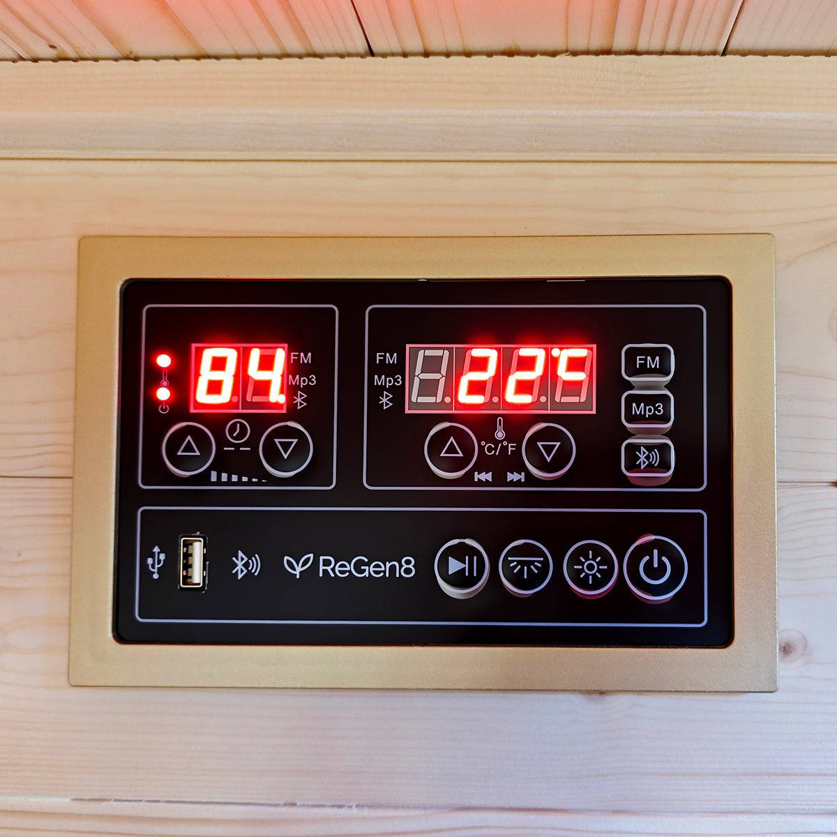 Regen8 Trio Outdoor - 3 Person 2620W Infrared Sauna