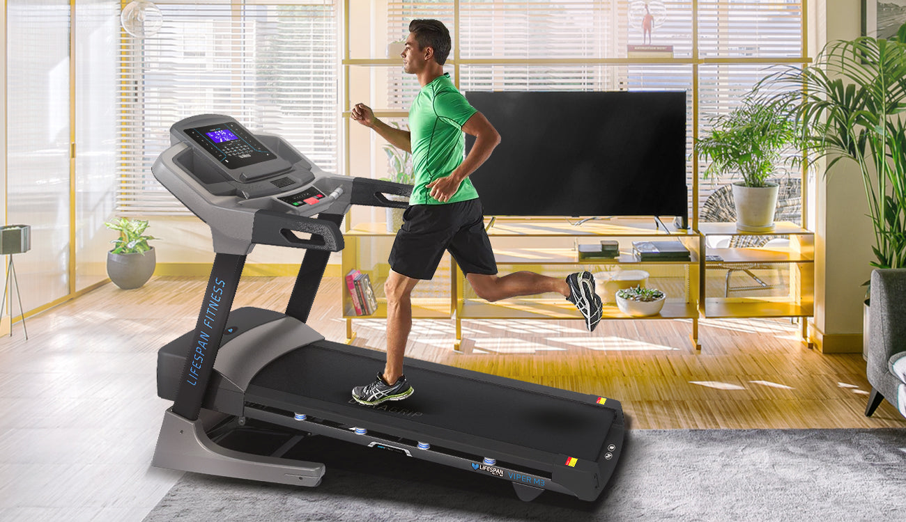 What incline level should I walk or run at on the treadmill?